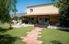 Villa – Playa Paraiso, Adeje, Santa Cruz de Tenerife,  Kanarya Adaları,   İspanya. 1,350,000 €