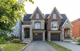 3 odalılar şehir içinde müstakil ev Etobicoke'de, Kanada. C$1,643,000