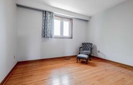 9 odalılar şehir içinde müstakil ev Etobicoke'de, Kanada. C$1,938,000