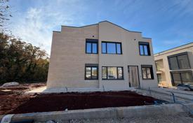 3 odalılar şehir içinde müstakil ev 192 m² Umag'da, Hırvatistan. 1,047,000 €