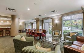 6 odalılar daire North York'da, Kanada. C$871,000