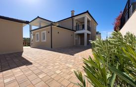 4 odalılar şehir içinde müstakil ev 240 m² Umag'da, Hırvatistan. 1,600,000 €