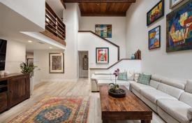2 odalılar şehir içinde müstakil ev 225 m² Miami'de, Amerika Birleşik Devletleri. $2,700,000