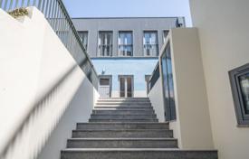 2 odalılar daire 104 m² Porto (city)'da, Portekiz. 420,000 €