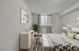 6 odalılar daire Scarborough'da, Kanada. C$733,000