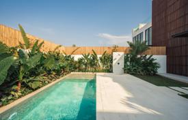 3 odalılar villa 280 m² Batu Bolong Beach'da, Endonezya. $675,000