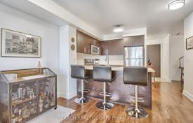 5 odalılar daire North York'da, Kanada. C$772,000