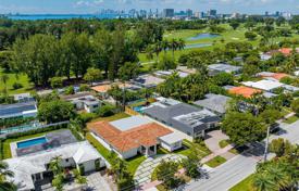 Şehir içinde müstakil ev – Miami sahili, Florida, Amerika Birleşik Devletleri. $1,995,000