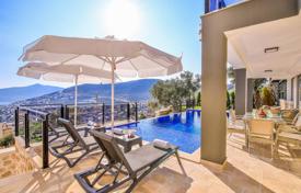 6 odalılar villa 260 m² Kalkan'da, Türkiye. $1,318,000