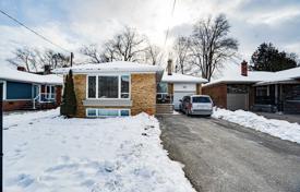 13 odalılar şehir içinde müstakil ev Etobicoke'de, Kanada. C$2,038,000