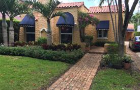 Yazlık ev – Coral Gables, Florida, Amerika Birleşik Devletleri. $740,000