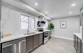 12 odalılar şehir içinde müstakil ev North York'da, Kanada. C$2,318,000