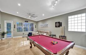 Şehir içinde müstakil ev – Coral Springs, Florida, Amerika Birleşik Devletleri. $740,000