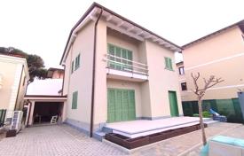 10 odalılar villa Pietrasanta'da, İtalya. 1,600,000 €