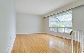 7 odalılar şehir içinde müstakil ev Etobicoke'de, Kanada. C$1,262,000