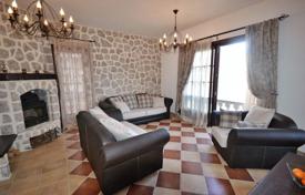 4 odalılar villa 400 m² Kotor (city)'da, Karadağ. 750,000 €