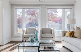 12 odalılar şehir içinde müstakil ev North York'da, Kanada. C$2,208,000