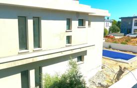 4 odalılar yeni binada daireler 210 m² Girne'de, Kıbrıs. 768,000 €