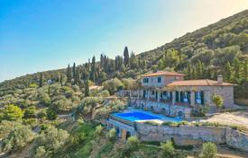 3 odalılar villa 180 m² Galatas'da, Yunanistan. 900,000 €