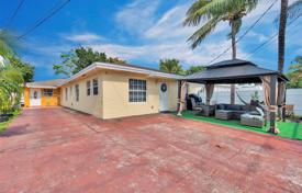 6 odalılar şehir içinde müstakil ev 254 m² Miami'de, Amerika Birleşik Devletleri. $750,000