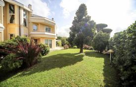 8 odalılar villa 600 m² Lido di Camaiore'de, İtalya. Price on request