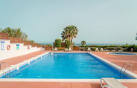 4 odalılar şehir içinde müstakil ev 185 m² Castelldefels'te, İspanya. 799,000 €