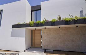 4 odalılar yeni binada daireler 330 m² Girne'de, Kıbrıs. 1,712,000 €