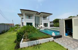 4 odalılar yazlık ev 437 m² Pattaya'da, Tayland. $552,000