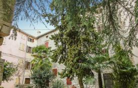 3 odalılar şehir içinde müstakil ev 240 m² Bale'de, Hırvatistan. 1,100,000 €
