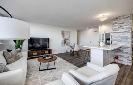 3 odalılar daire North York'da, Kanada. C$778,000