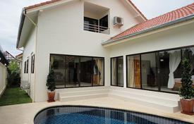 5 odalılar şehir içinde müstakil ev 250 m² Jomtien'da, Tayland. $3,300 haftalık