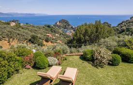 Villa Portofino'da, İtalya. Price on request