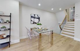 7 odalılar konak Old Toronto'da, Kanada. C$2,321,000