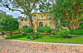 7 odalılar villa 403 m² Miami'de, Amerika Birleşik Devletleri. $2,150,000