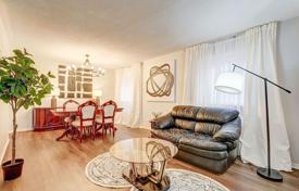 10 odalılar şehir içinde müstakil ev North York'da, Kanada. C$1,859,000
