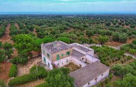 Villa – Ostuni, Apulia, İtalya. 1,600,000 €