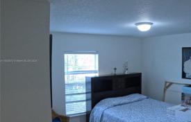 5 odalılar şehir içinde müstakil ev 196 m² Florida'da, Amerika Birleşik Devletleri. $315,000