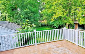 7 odalılar şehir içinde müstakil ev North York'da, Kanada. C$1,930,000