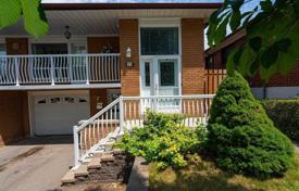 4 odalılar konak North York'da, Kanada. C$1,498,000