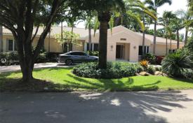 Yazlık ev – Miami, Florida, Amerika Birleşik Devletleri. $1,100,000