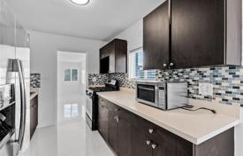 3 odalılar şehir içinde müstakil ev 140 m² Miami'de, Amerika Birleşik Devletleri. $600,000