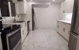 7 odalılar şehir içinde müstakil ev North York'da, Kanada. C$2,456,000