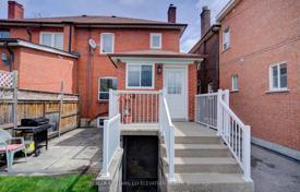 7 odalılar konak Old Toronto'da, Kanada. C$1,855,000