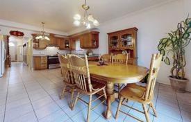 9 odalılar konak Old Toronto'da, Kanada. C$2,237,000