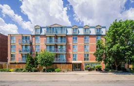 3 odalılar daire East York'da, Kanada. C$740,000