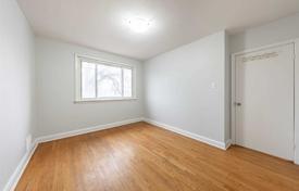 3 odalılar şehir içinde müstakil ev Etobicoke'de, Kanada. C$1,582,000