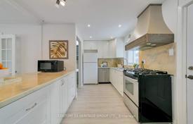 8 odalılar şehir içinde müstakil ev North York'da, Kanada. C$1,776,000