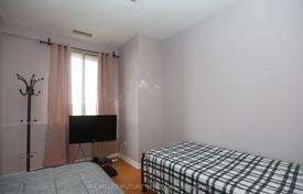 7 odalılar daire North York'da, Kanada. C$841,000