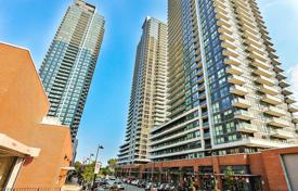 1 odalılar daire Lake Shore Boulevard West'da, Kanada. C$709,000