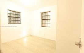 3 odalılar şehir içinde müstakil ev 114 m² Miami'de, Amerika Birleşik Devletleri. $460,000